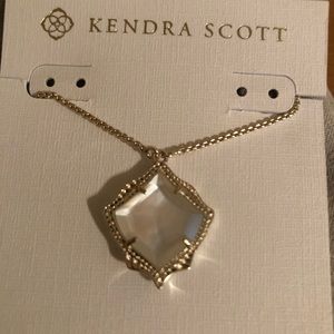 Kendra Scott Kacey Pendant Necklace Gold MOP